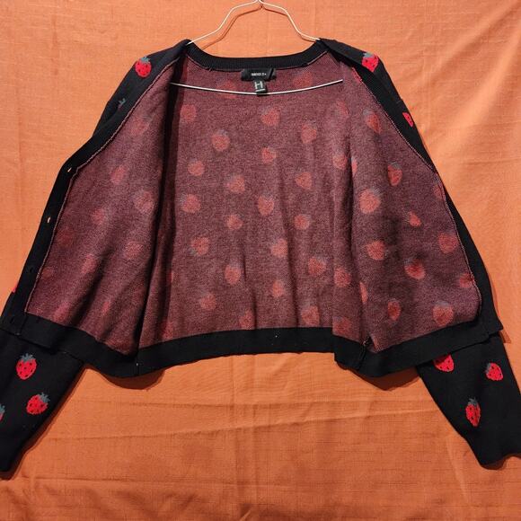 XXL Strawberry All Over Pattern Black Poppy Red Cozy Soft Short Cardigan Sweater - Picture 3 of 7